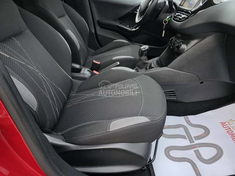 Peugeot 208 1.2/CH/137.000 K.M