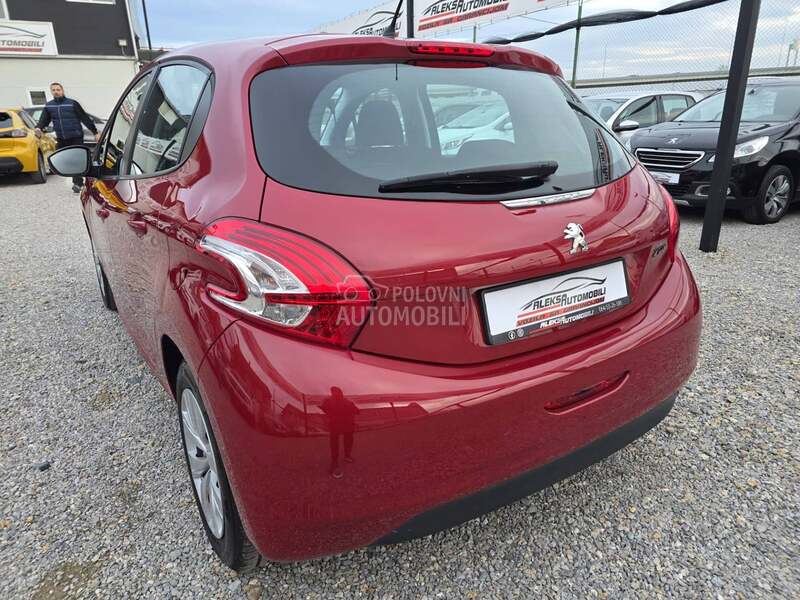 Peugeot 208 1.2/CH/137.000 K.M