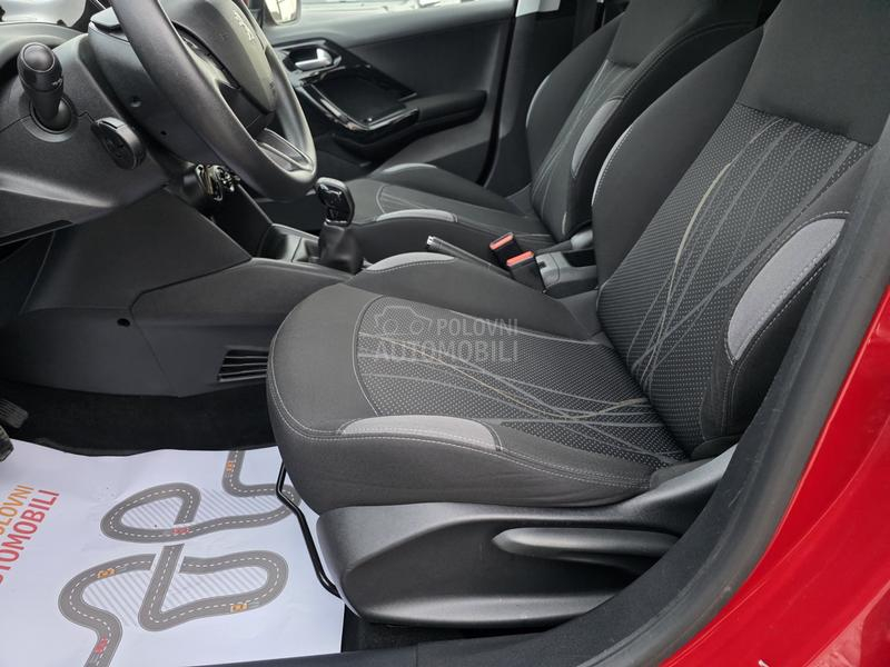 Peugeot 208 1.2/CH/137.000 K.M