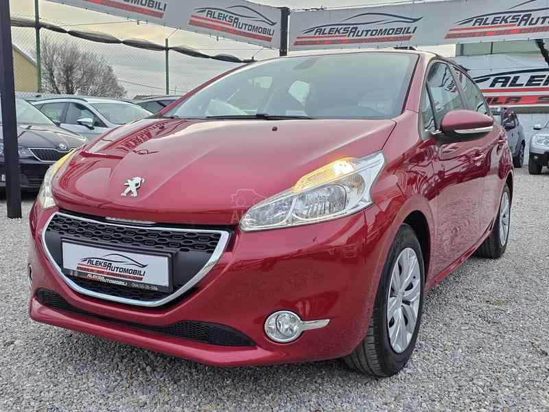 Peugeot 208 1.2/CH/137.000 K.M