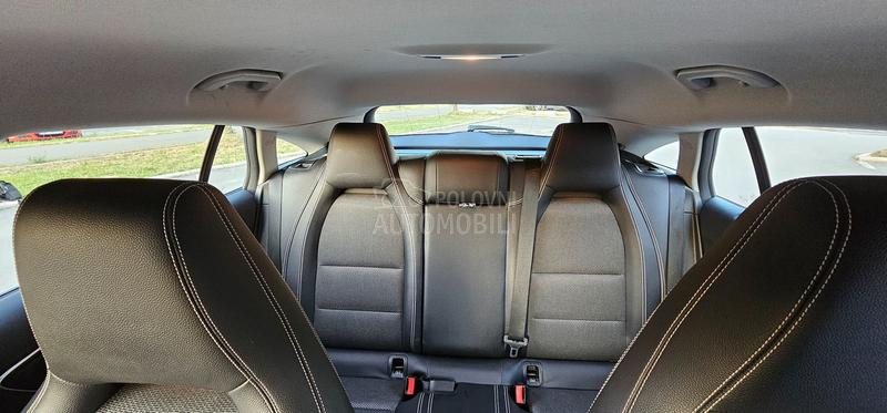 Mercedes Benz CLA 180 Shooting Brake 180d