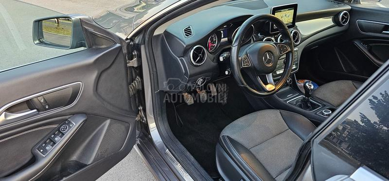 Mercedes Benz CLA 180 Shooting Brake 180d