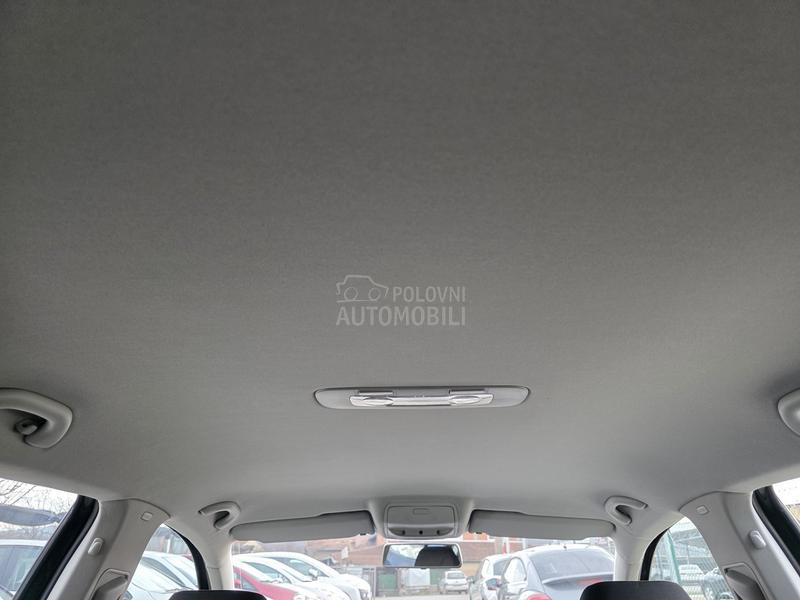 Volkswagen Golf 6 NERASPAKOVAN