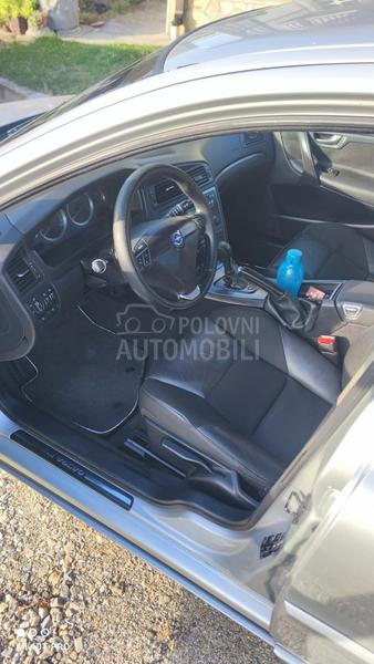 Volvo V70 D5