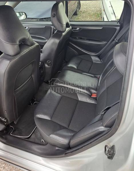 Volvo V70 D5