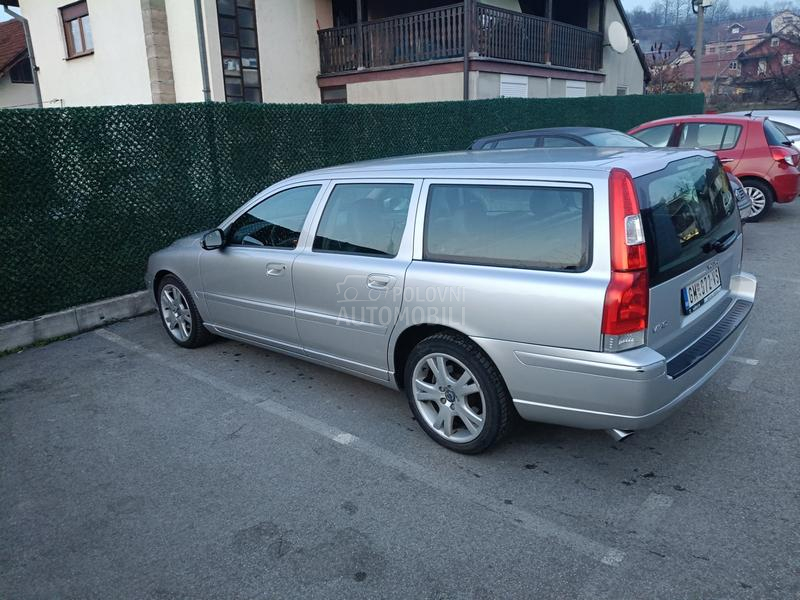 Volvo V70 D5