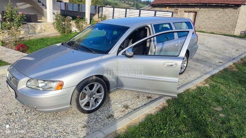 Volvo V70 D5