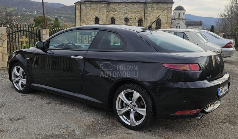 Alfa Romeo GT GT Q2