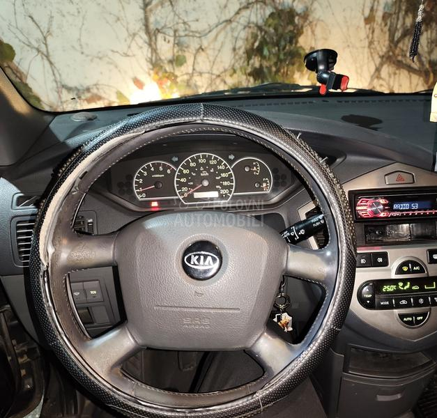 Kia Carens 