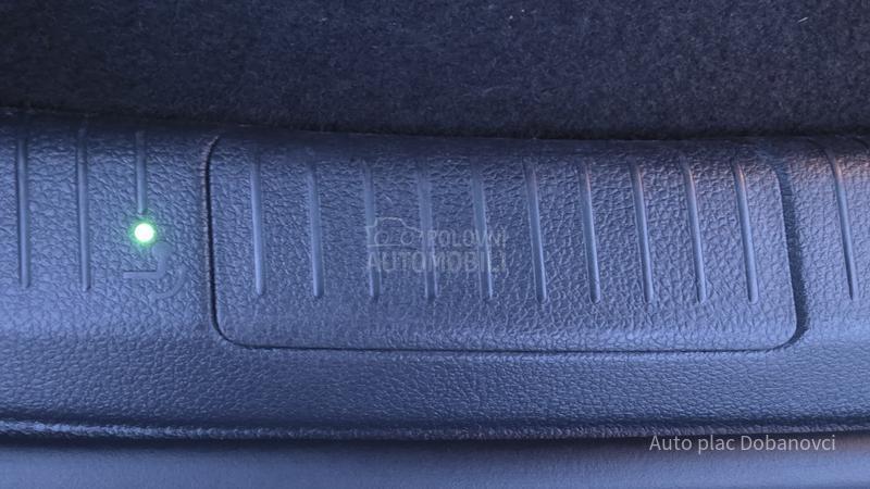 Volkswagen Golf 7 1.6 TDI HIGH-LINE