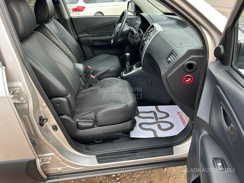 Hyundai Tucson 2.0CRDI MALO KILOMET