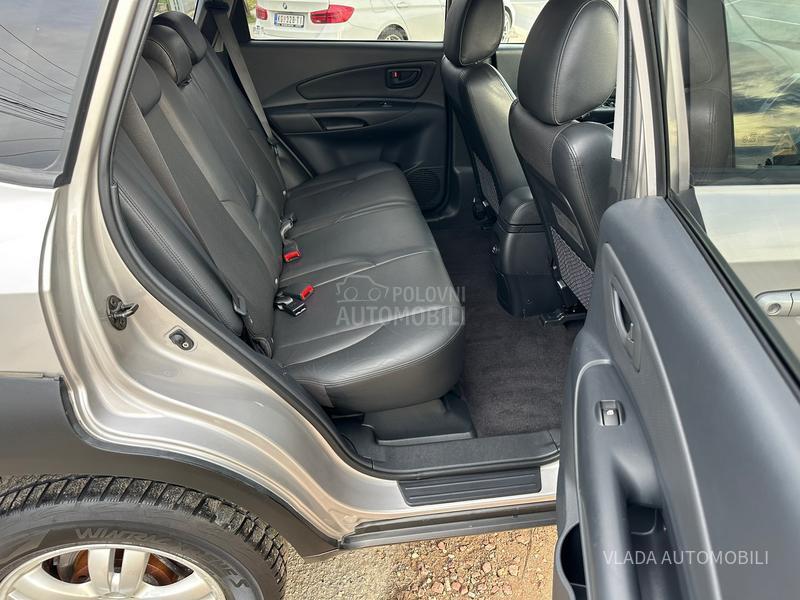 Hyundai Tucson 2.0CRDI MALO KILOMET