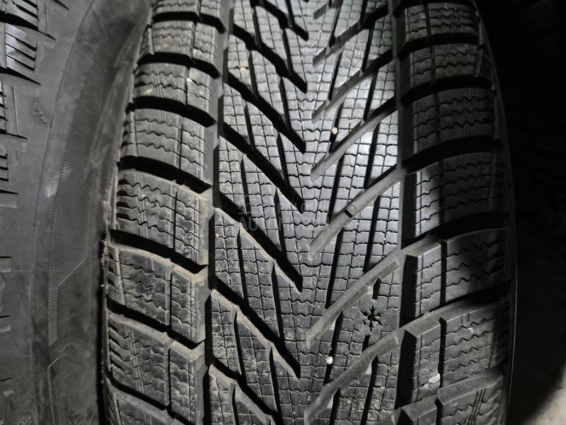 Goodyear 195/60 R16 Zimska