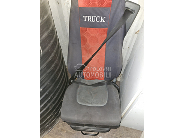 Reno Midlum vozačevo sedište