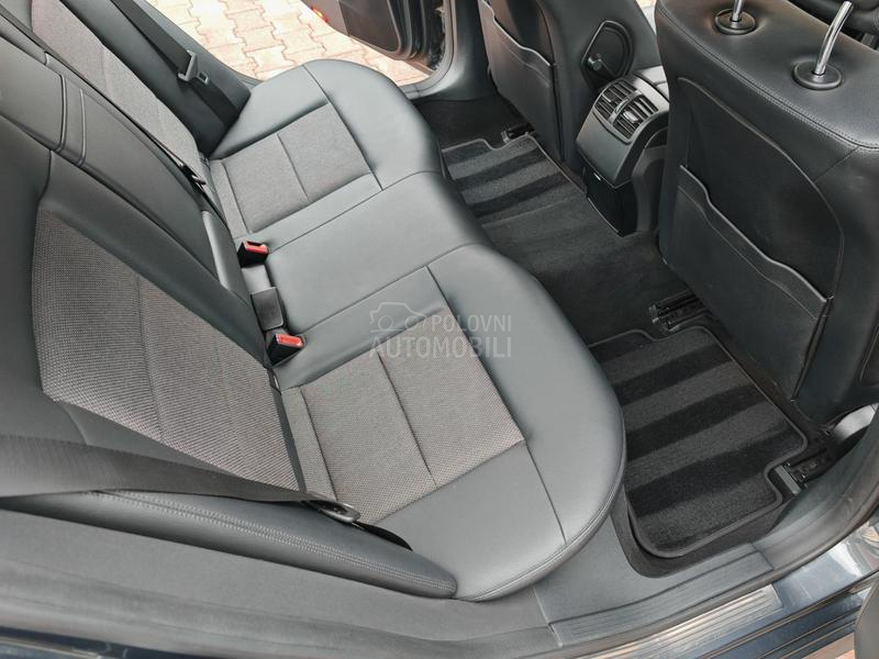 Mercedes Benz E 220 CDi 170ps/AVANTGARDE