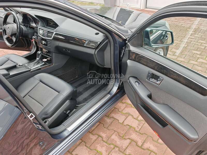 Mercedes Benz E 220 CDi 170ps/AVANTGARDE