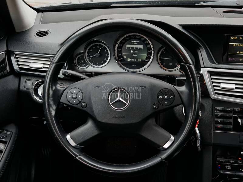 Mercedes Benz E 220 CDi 170ps/AVANTGARDE