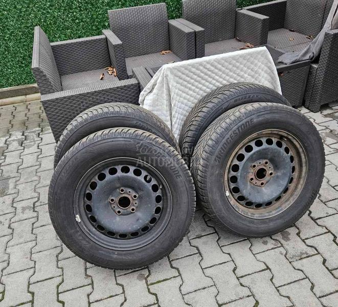 Bridgestone 215/65 R16 Zimska