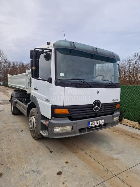Mercedes Benz 1323