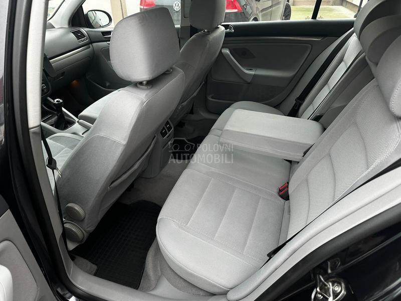 Volkswagen Golf 5 1.6 B