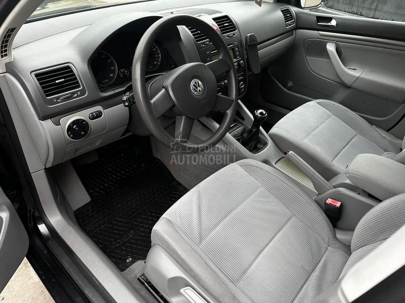 Volkswagen Golf 5 1.6 B