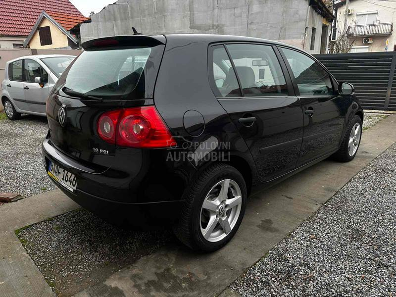 Volkswagen Golf 5 1.6 B