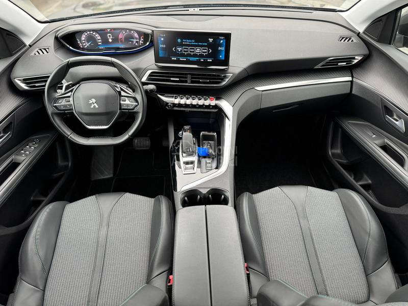 Peugeot 3008 PureTech ALLURE