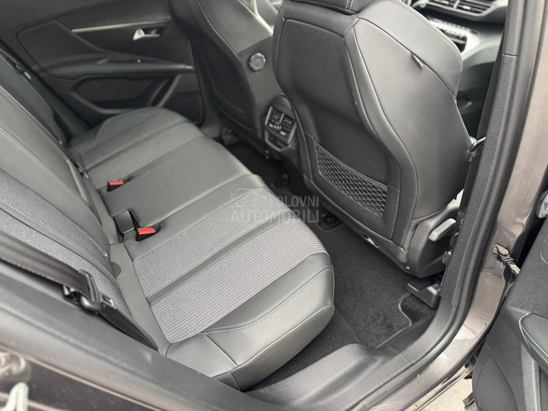 Peugeot 3008 PureTech ALLURE
