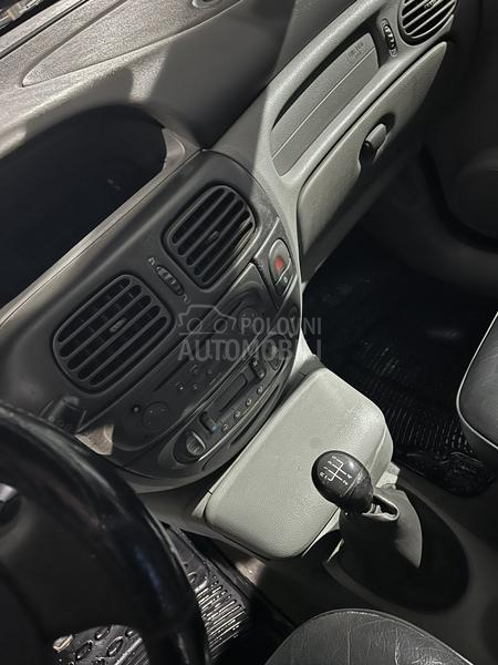 Renault Scenic 1.9 DCI