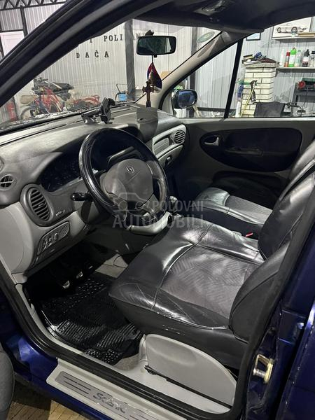 Renault Scenic 1.9 DCI