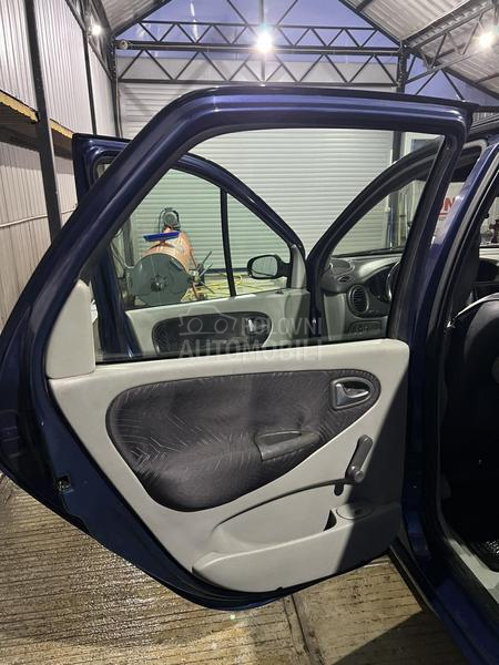 Renault Scenic 1.9 DCI