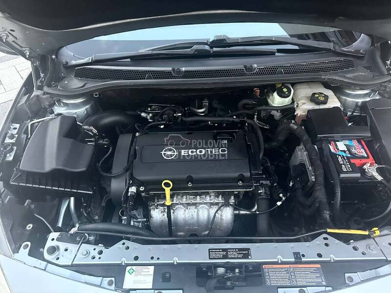 Opel Astra J 1.6//COSMO//