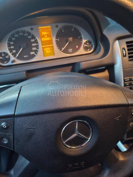 Mercedes Benz B 180 