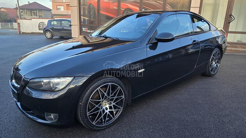 BMW 320 2.0 D  N A V I