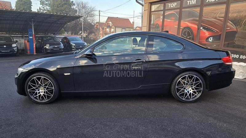 BMW 320 2.0 D  N A V I