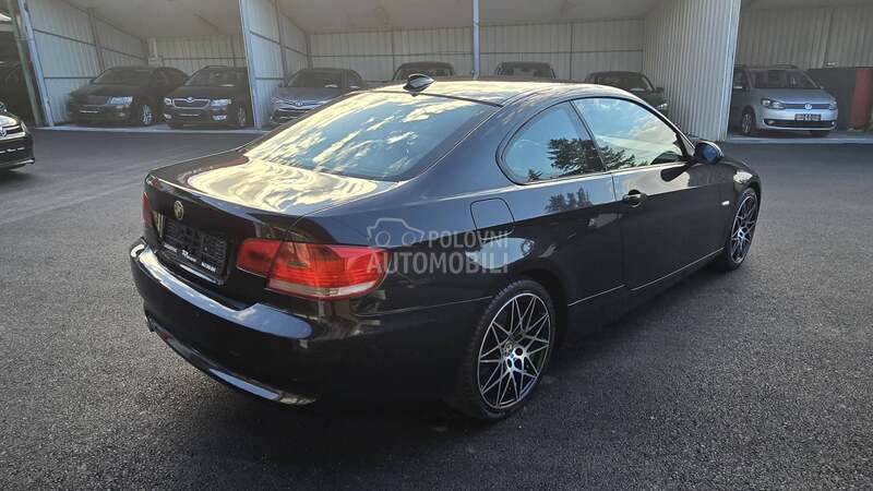 BMW 320 2.0 D  N A V I