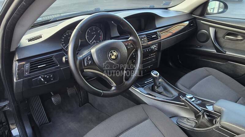 BMW 320 2.0 D  N A V I