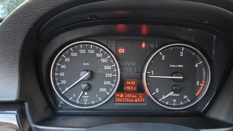 BMW 320 2.0 D  N A V I