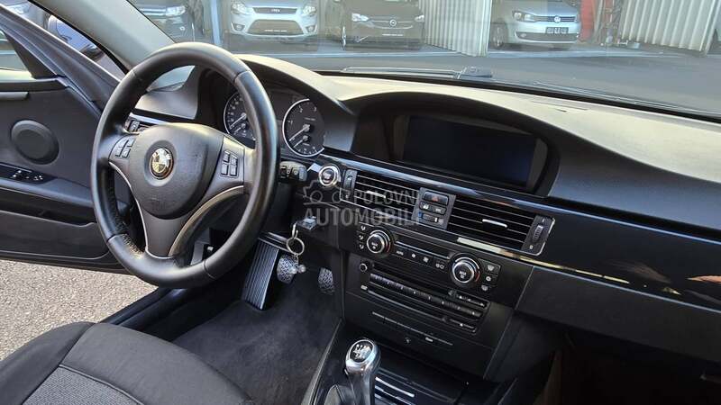 BMW 320 2.0 D  N A V I