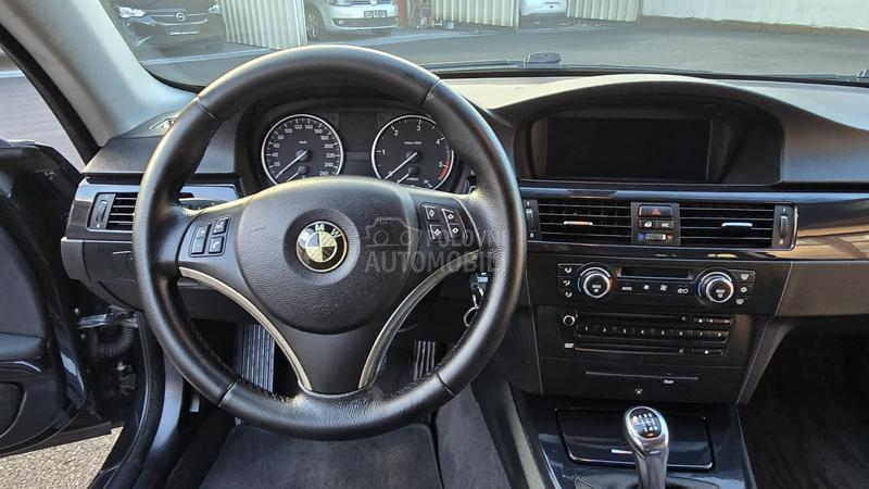 BMW 320 2.0 D  N A V I