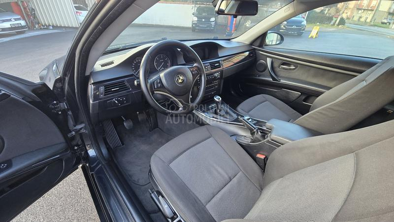 BMW 320 2.0 D  N A V I