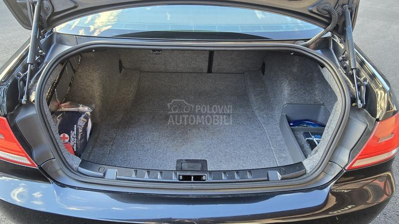 BMW 320 2.0 D  N A V I