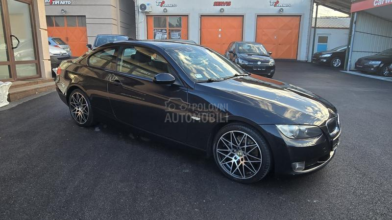 BMW 320 2.0 D  N A V I