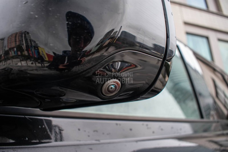 Land Rover Defender HSE 30D 300 Hybrid