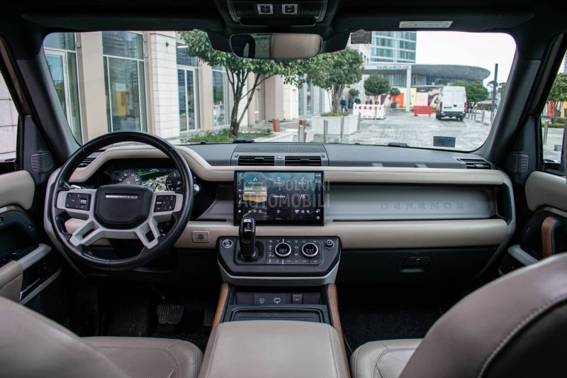 Land Rover Defender HSE 30D 300 Hybrid
