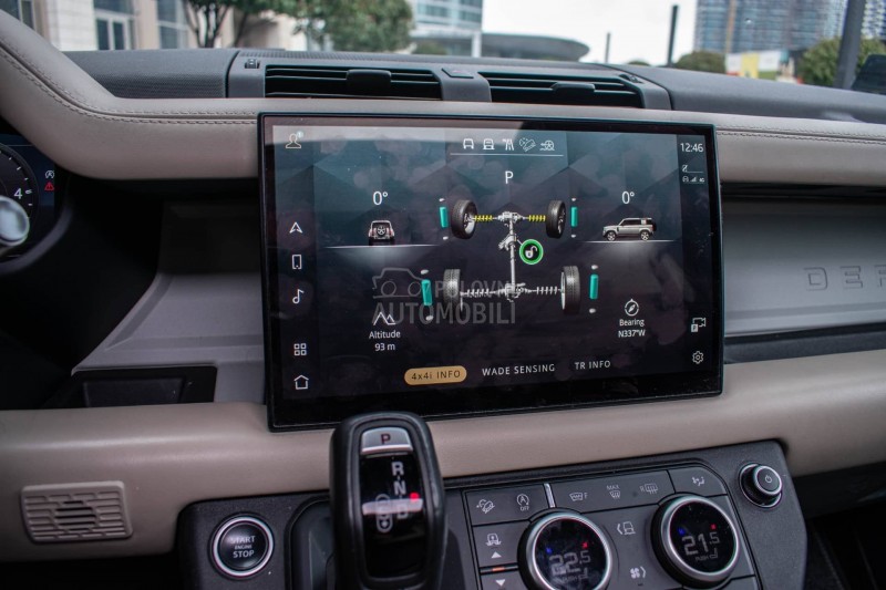 Land Rover Defender HSE 30D 300 Hybrid