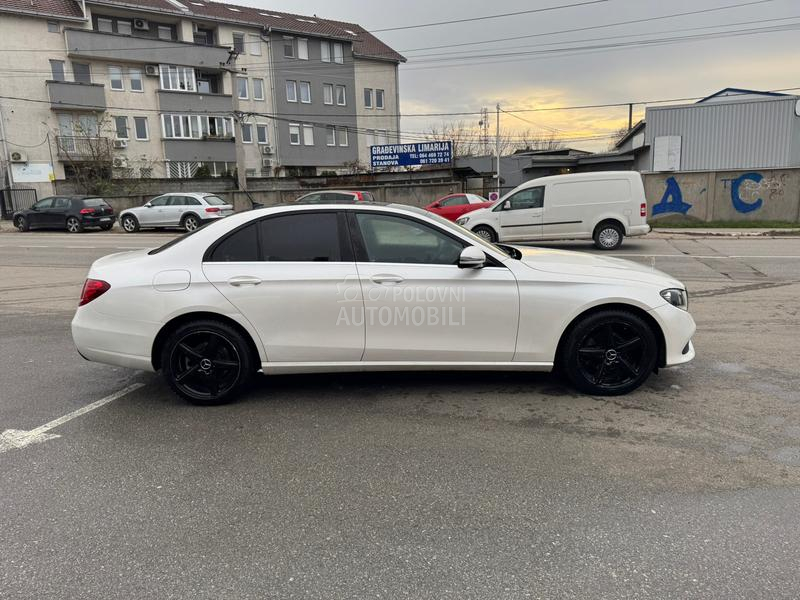 Mercedes Benz E 200 