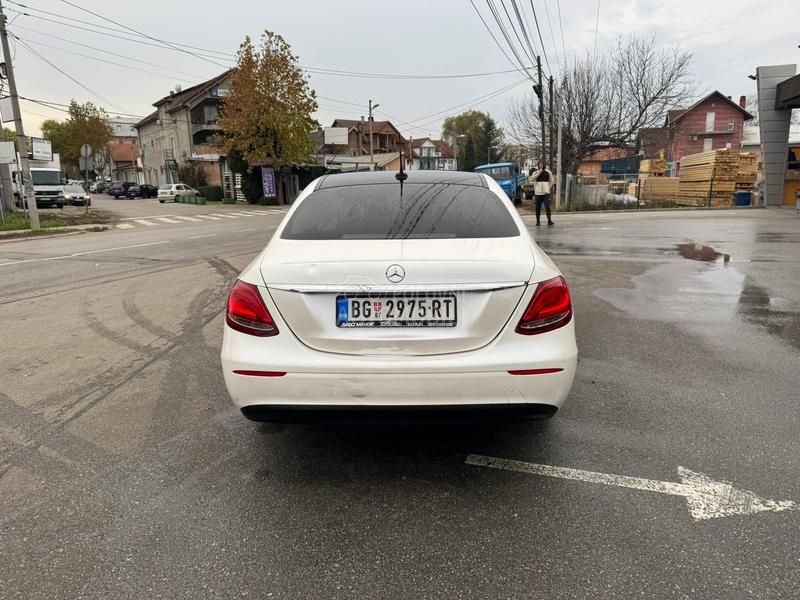 Mercedes Benz E 200 