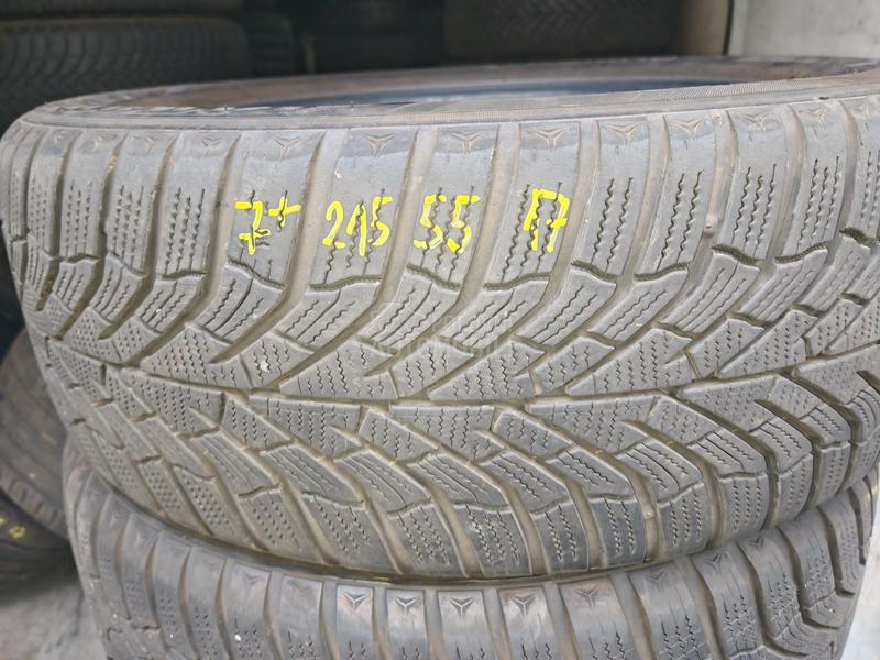 Kumho 215/55 R17 Zimska