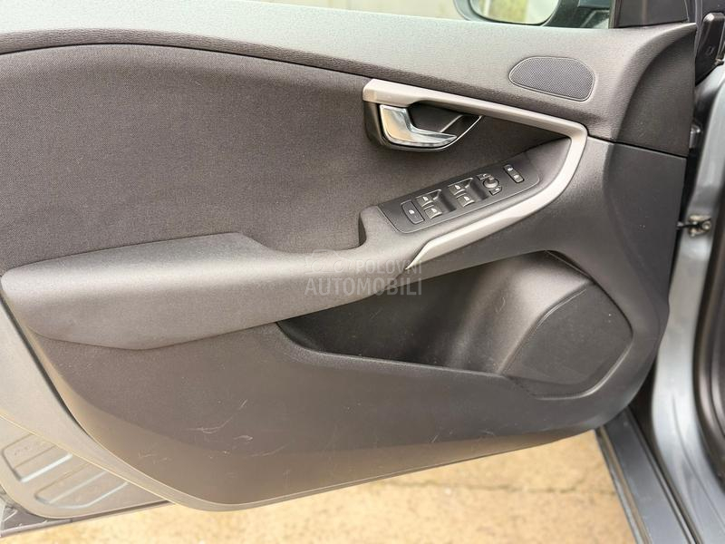 Volvo V40 2.0 D2 Base